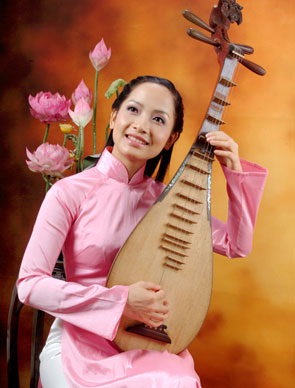 Dan Ty Ba Four-string Guitar