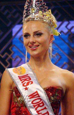 Nga chiến thắng tại Mrs. World 2009