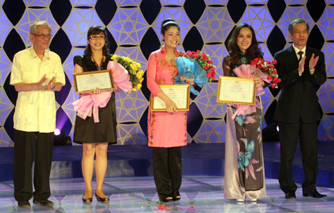 Trao giải Người dẫn chương trình được yêu thích 2009
